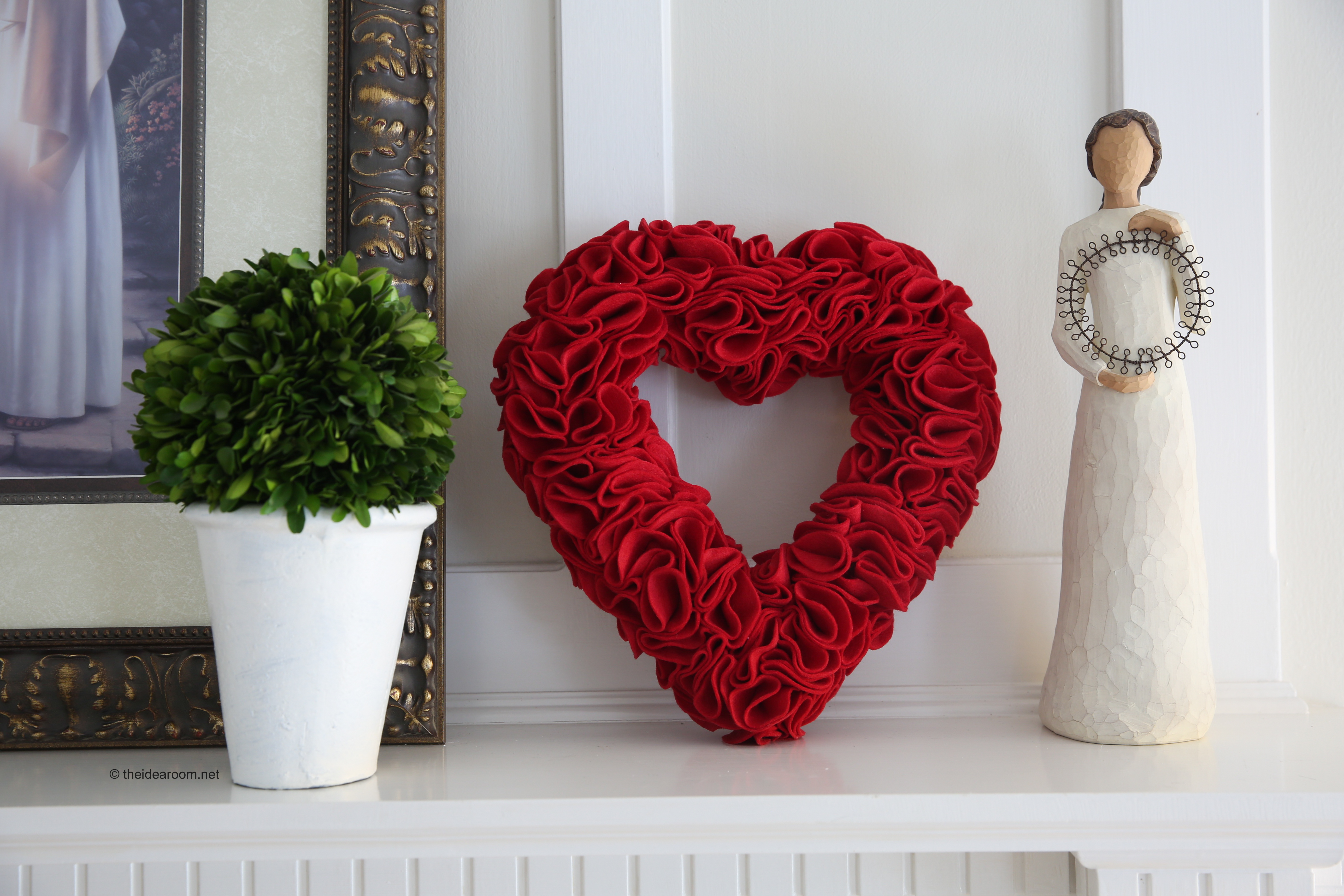 50 Most Beautiful Valentine's Day Wreaths For Your Front Door