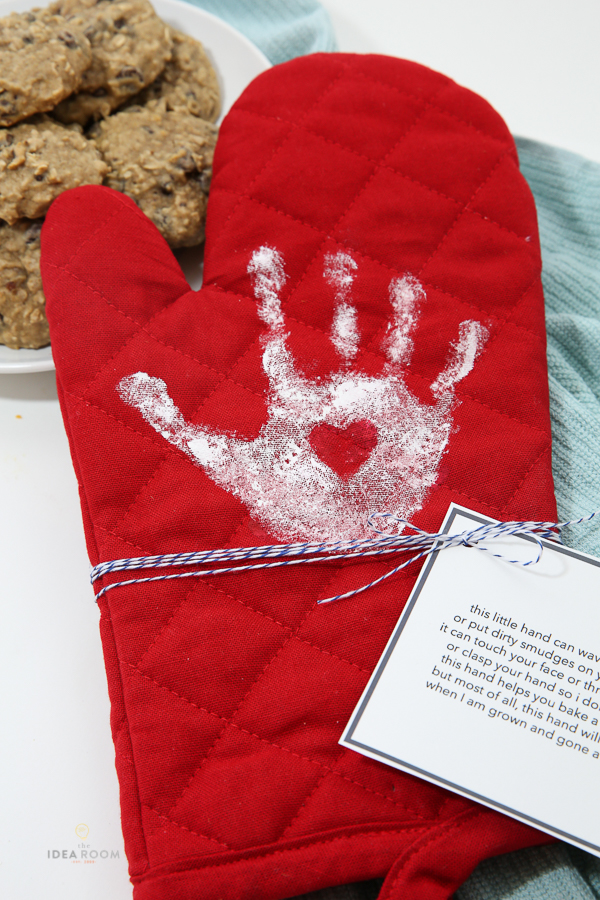 Mother's Day Gift: Handprint Oven Mitt - The Idea Room
