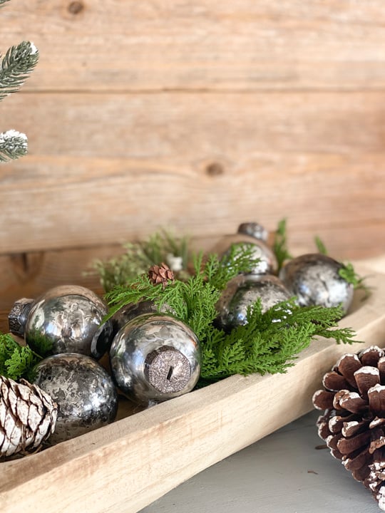 20+ Easy Ways to Fill Clear Christmas Ornaments